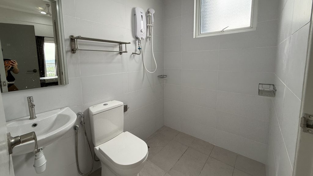 Room D Toilet